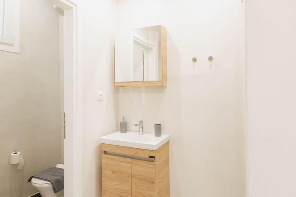 Modern Hiding Place In The Heart Of Atena Exterior foto