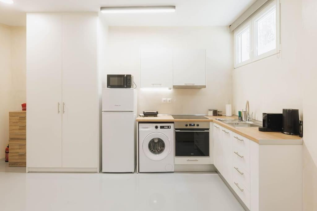 Modern Hiding Place In The Heart Of Atena Exterior foto