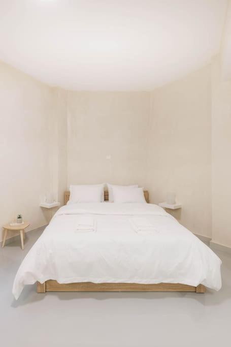 Modern Hiding Place In The Heart Of Atena Exterior foto