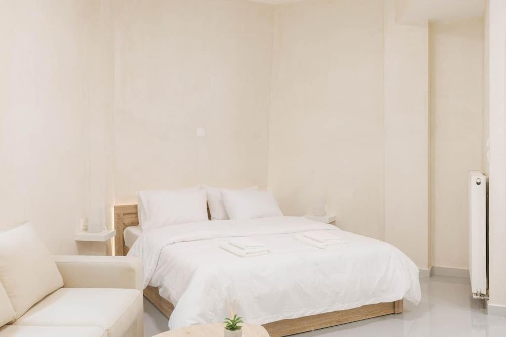 Modern Hiding Place In The Heart Of Atena Exterior foto