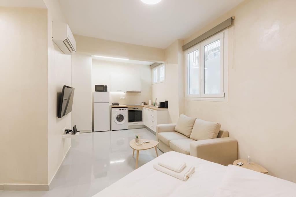 Modern Hiding Place In The Heart Of Atena Exterior foto
